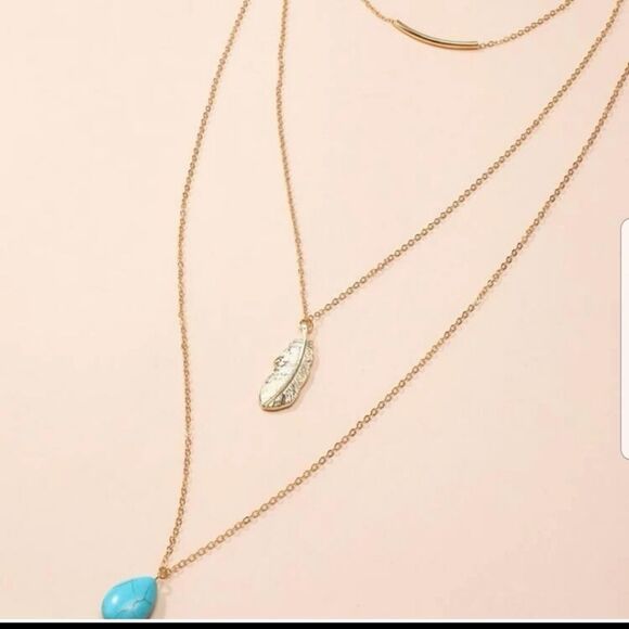 rooftop cat boutique Jewelry - Gold layered leaf necklace